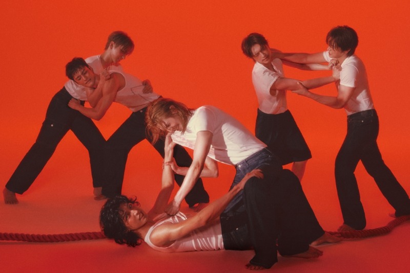 엑스디너리 히어로즈_미니 7집 _LXVE to DEATH_단체 1 (2).jpg