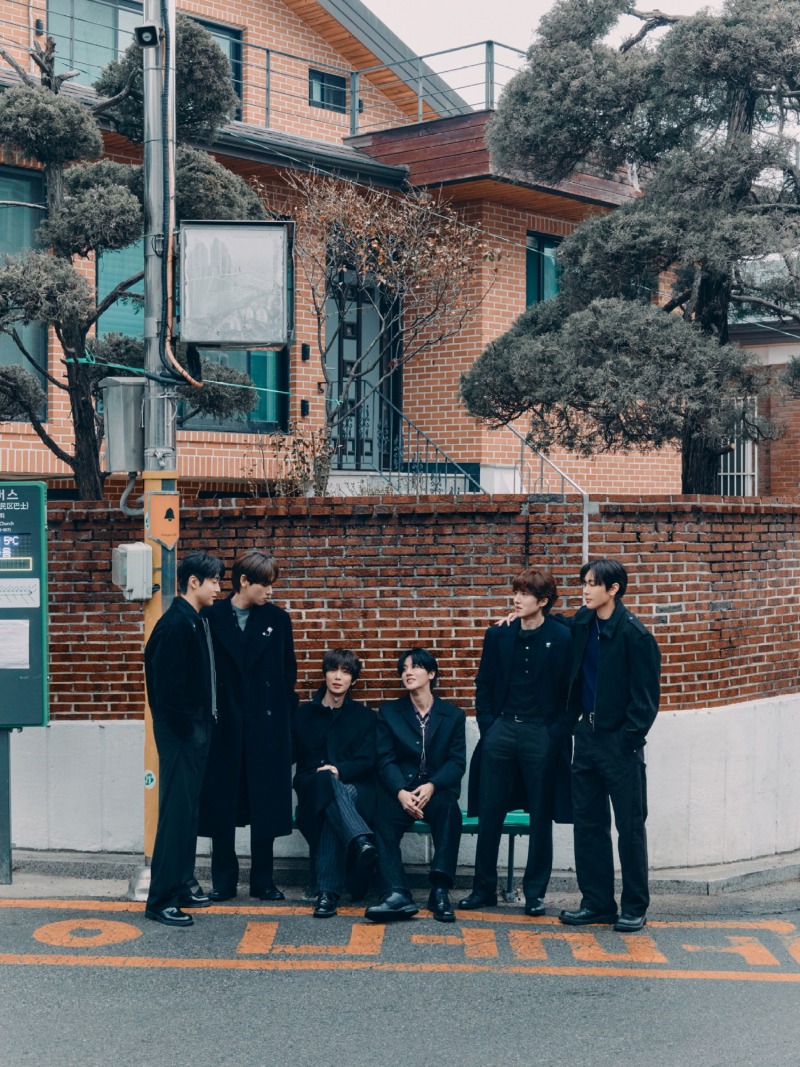 FNC_SF9_단체(1).jpg