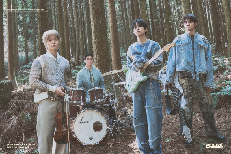 루시_정규 2집 _Childish_ 콘셉트 포토.jpg