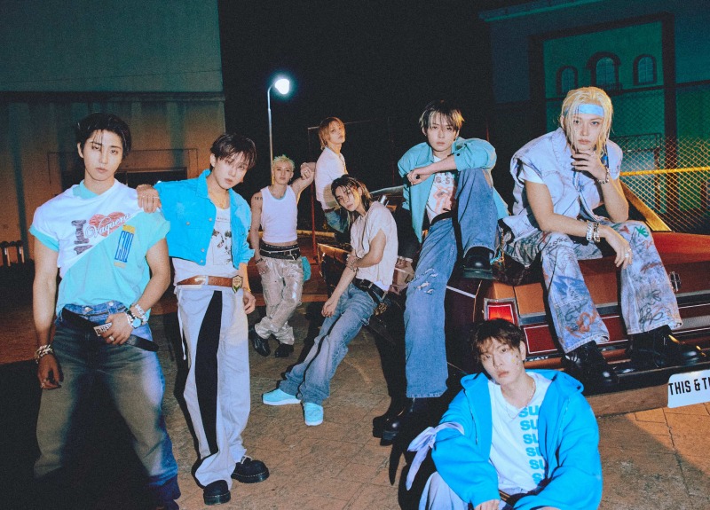 스트레이 키즈 단체 (1) (1).jpg