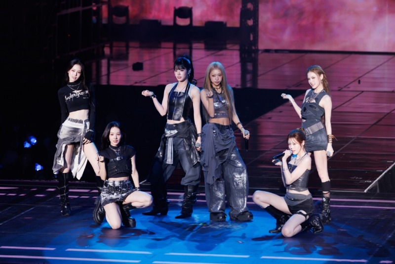 izna_콘서트 투어 _WHO DAT GIRL_ 서울 공연 성료_1.jpg