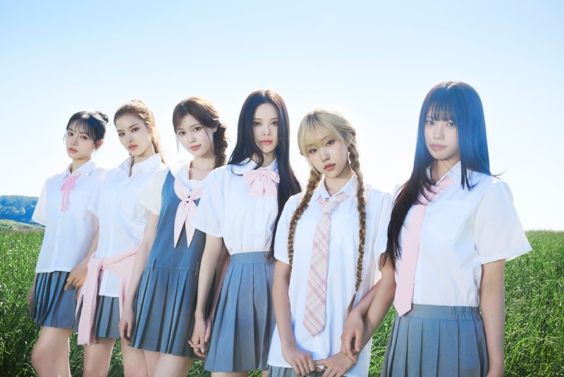 izna_일본 미니 1집 _HANDLE WITH CARE_ 콘셉트 포토_1.jpg